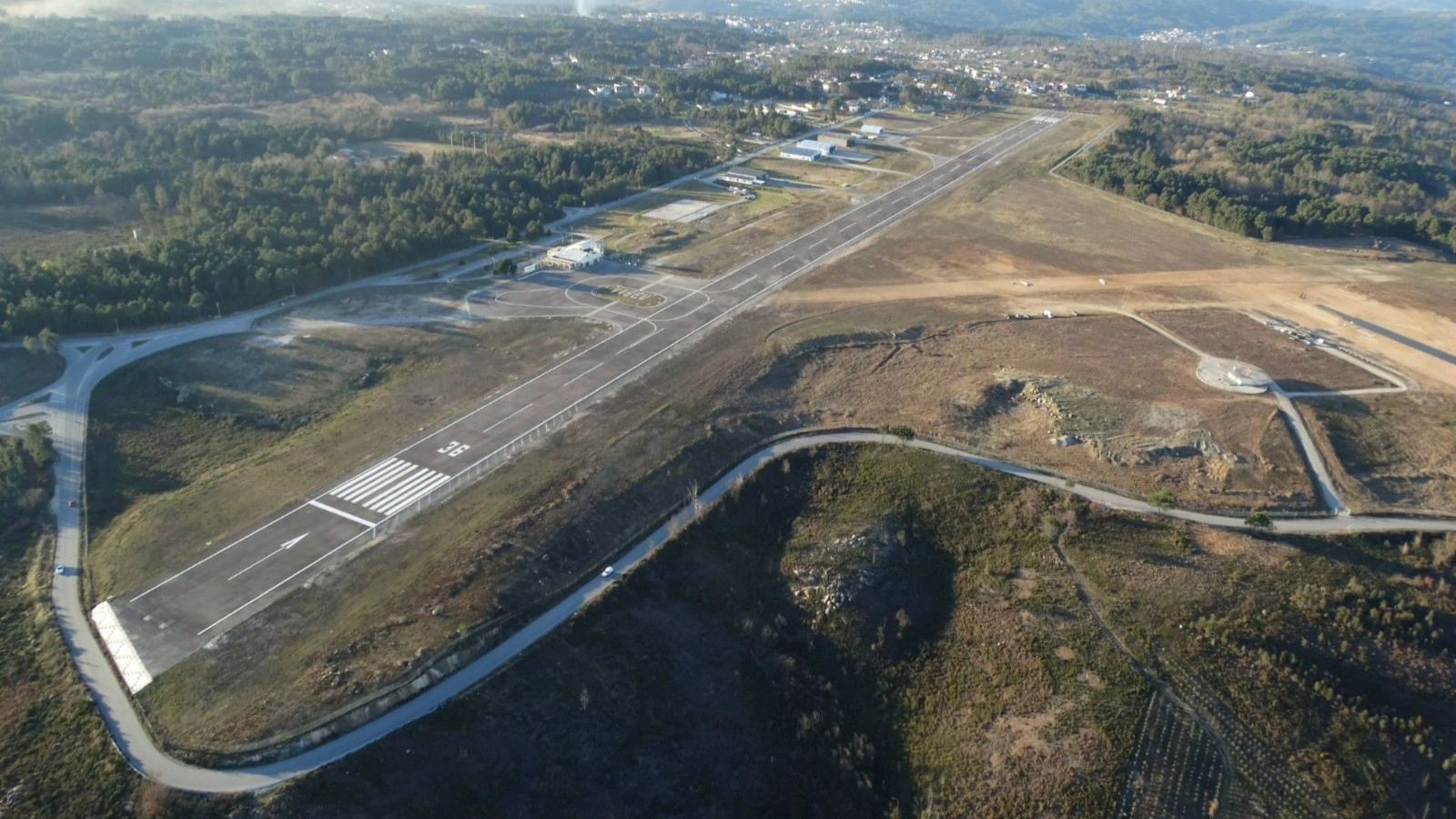 Vista aérea de aeródromo regional (Viseu)